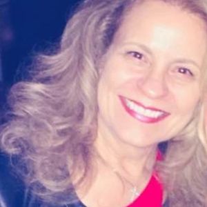 Meet your Posher, Mona